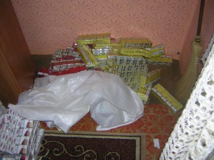 Atelier de confecţionat ţigări, găsit în casa unui bihorean (FOTO/VIDEO)